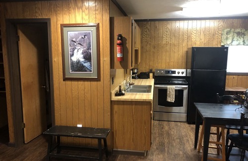 Mathias Cabina | A cozy cabin snuggled in the mountains minutes away from Lost River State Park.