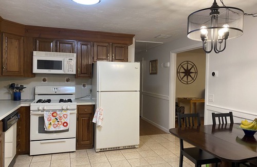 West Yarmouth Casa | A Cozy Cape house steps to Restaurants & Beaches ~1.4 miles down scenic roads