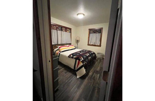 McKenzie Bridge Cabina | A cozy, comfortable cabin next to Mckenzie River
