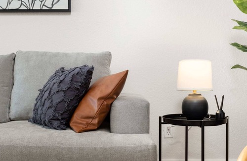 Citrus Heights Casa | A Cozy Haven in the Heart of Sacramento, King Bed