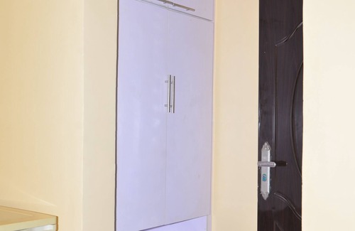 Onitsha Apartamento | A cozy home apartment that serves as home away from home.