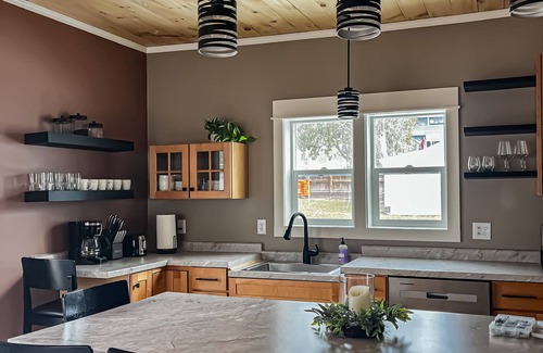 Stillwater Casa | A cozy home nestled in the heart of the river bluffs.
