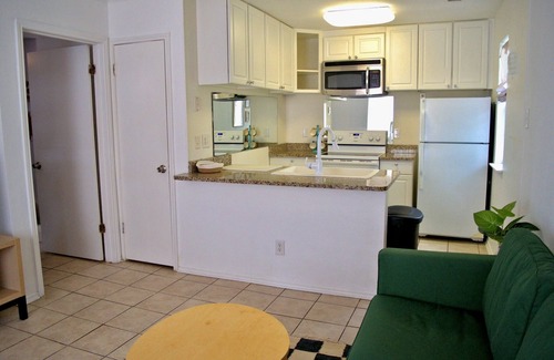 Medical Center District Condominio | A cozy one-bedroom condo that is located in the heart of the Medical Center.