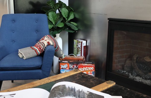 Nordegg Cabina | A Cozy Outdoorsman's Retreat in the Heart of the Rocky Mountains
