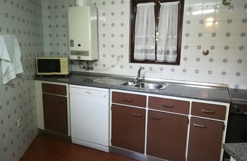 Beijos Casa | A cozy rustic house with essential services 25 meters away.