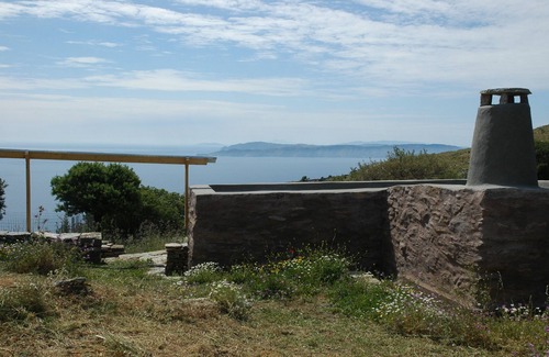 Kea Casa | UNA CHOZA DE PIEDRA CICLADICA EN KEA, GRECIA