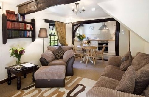 Boncath Cabaña | A delightful two bedroom cottage with exceptional indoor leisure facilities
