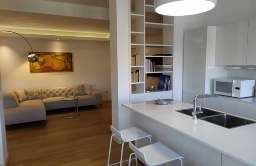 Poetto Casa | Un nuevo apartamento de diseño de 100 metros cuadrados a poca distancia de la playa.