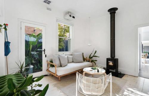 Fitzroy North Casa | A Designer Terrace House by Edinburgh Gardens