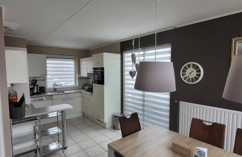 Breskens Casa | A detached 6-person bungalow with approx. 102m2 of living comfort and a lovely garden right by the water.