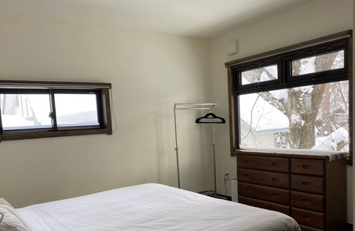Hakuba Casa | A house where time flows slowly in nature / Kitaazumi-gun Nagano