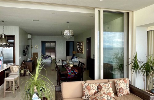 South Shore Hotel Area Condominio | A Dream Worth Dreaming es una propiedad de 3 dormitorios y 31/2 baños frente a la playa.