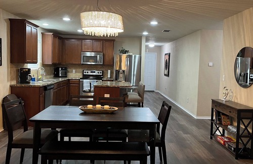 San Antonio Casa | A Family Cozy Getaway 7 miles from Sea World and Fiesta, Texas