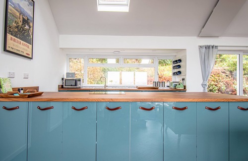 Harlech Casa | A Family + Friends size house with 180 degree sea and mountain views.