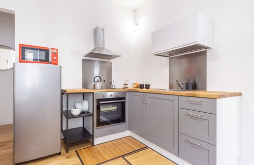 San Giovanni Apartamento | A Flat Apart · City centre nearby · 5 min walk from Metro A San Giovanni
