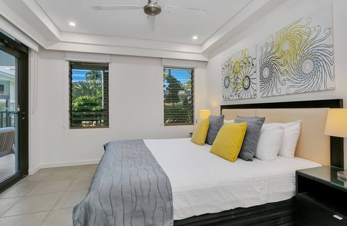 Port Douglas Complejo | Two Bedroom Swimout 168 in Tropical Resort