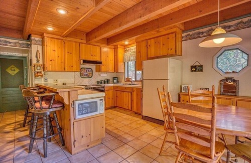 Alta Sierra Cabina | A-Frame Cabin in The Sequoias