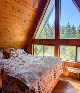 Brookings Casa | A-Frame Cabin with Sauna Deja Vu