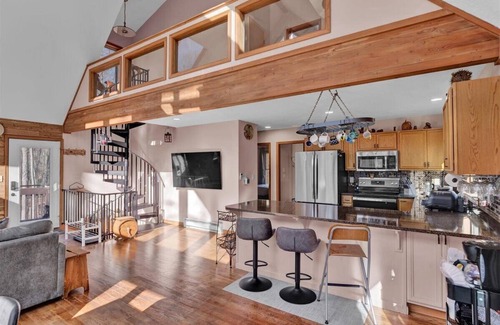 Gouldsboro Chalet De Esquí | A-Frame Chalet - Mountain modern in Big Bass Lake with pool!
