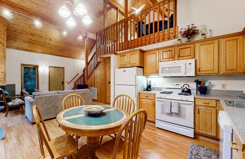 Mendocino Casa | Tranquilo, escapada de lujo w / bañera de hidromasaje privada - cerca de Mendocino