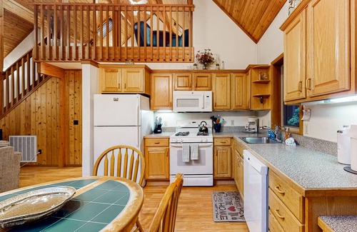 Mendocino Casa | Tranquilo, escapada de lujo w / bañera de hidromasaje privada - cerca de Mendocino
