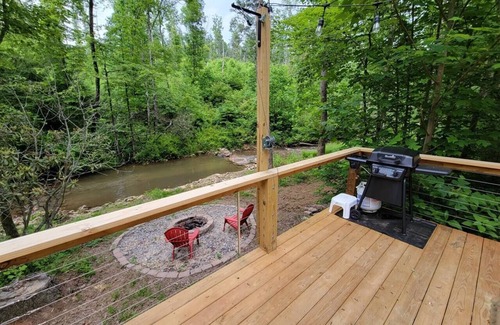 Purlear Alquiler De RV | A-Frame on creek, Near Boone, WIFI, Hot Shower