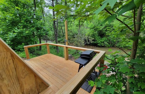 Purlear Alquiler De RV | A-Frame on creek, Near Boone, WIFI, Hot Shower