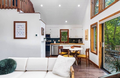 East Stroudsburg Chalet De Esquí | A-Frame | Ski | Hike | Hot Tub | Firepit