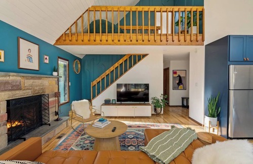 East Stroudsburg Chalet De Esquí | A-Frame | Ski | Hike | Firepit | Hot Tub