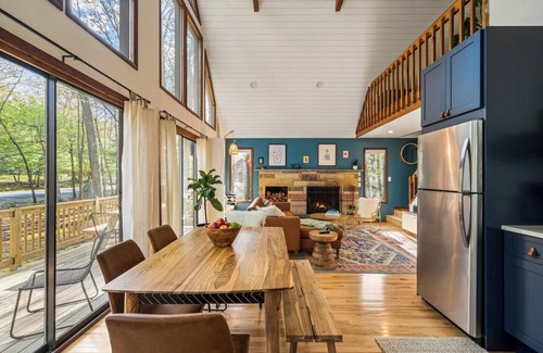 East Stroudsburg Chalet De Esquí | A-Frame | Ski | Hike | Firepit | Hot Tub