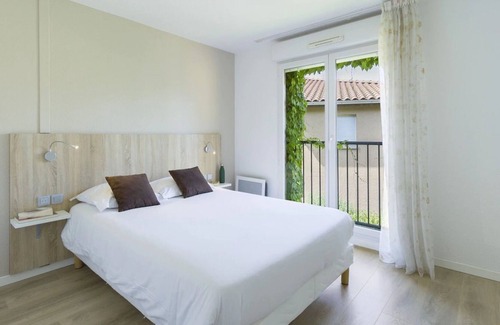 Marcy-l'Etoile Apartamento | A French Countryside Haven w/ Outdoor Pool