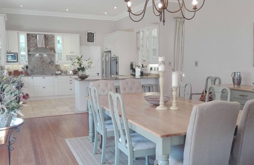 Hout Bay Villa | Una Villa de Estilo Francés