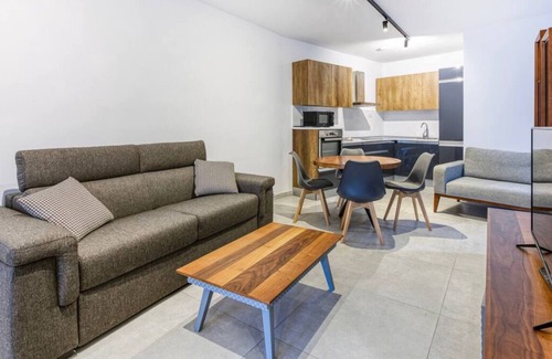 Swieqi Apartamento | A fully equipped APT with private balcony & Pool