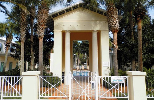 Frangista Beach Casa | A Garden Cottage
