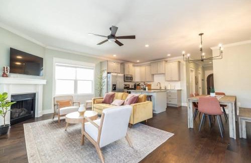 Black Mountain Casa | A Gem in the Heart of Black Mountain