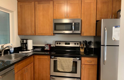 Linfield Oaks Apartamento | Una joya cerca de Stanford y Palo Alto