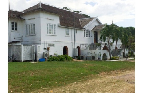 Sandy Bay Casa | A Georgian Style Home Set amid Farmlands on an Acre of Land ;Villa #5