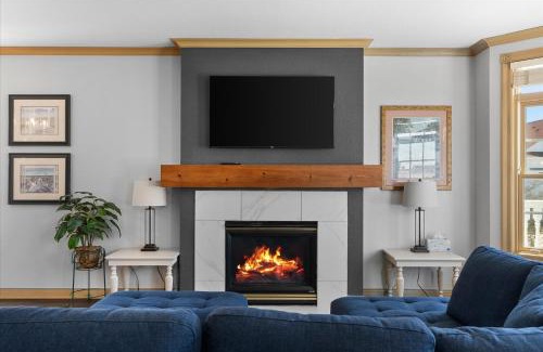 Sheboygan Casa | A Glorious Getaway Sheboygan - Blue Harbor Condo
