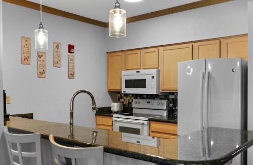 Sheboygan Casa | A Glorious Getaway Sheboygan - Blue Harbor Condo