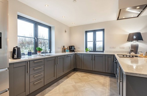 Tregaron Cabaña | 4 bedroom accommodation in Tregaron, near Aberystwyth