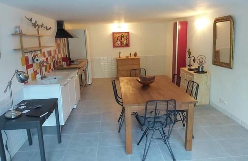 Besse-sur-Issole Apartamento | A green setting ..