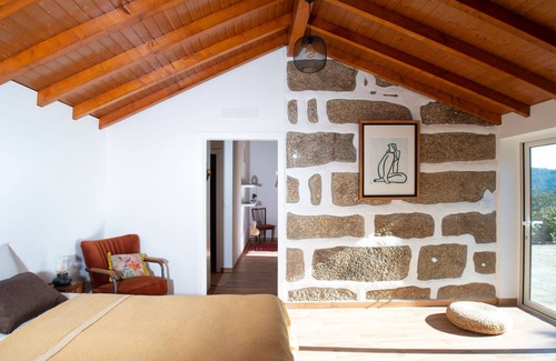 Sobrado Otro | A Guesthouse With a View in a Fruit Farm in the Douro Valley