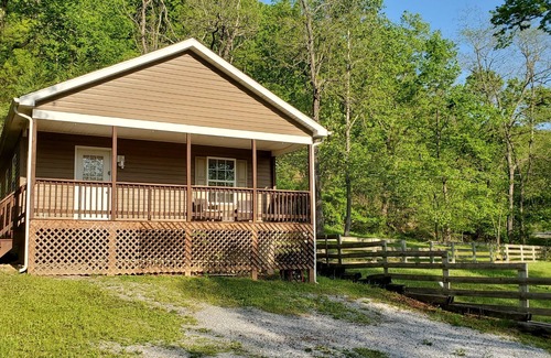 Luray Cabaña | A HAPPY PLACE-River access,beautiful views only 15 minutes to town
