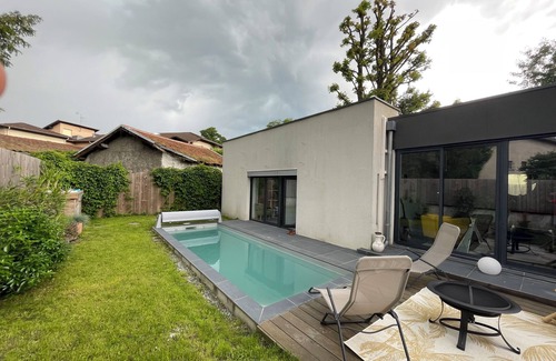 Saint-Martin-d'Heres Casa | A haven of peace in the town center. Architect-designed house to discover.