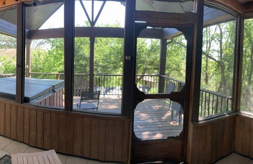 Riverside Casa | A Hidden Retreat, Entertainer's Dream Downtown!