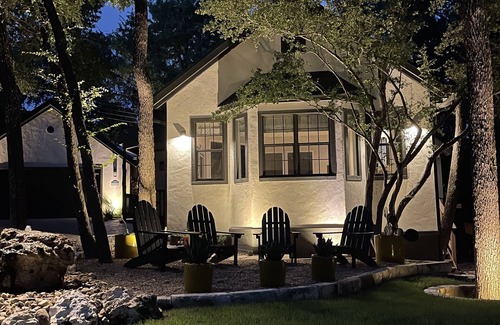 Riverside Casa | A Hidden Retreat, Entertainer's Dream Downtown!