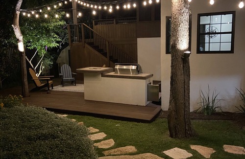 Riverside Casa | A Hidden Retreat, Entertainer's Dream Downtown!