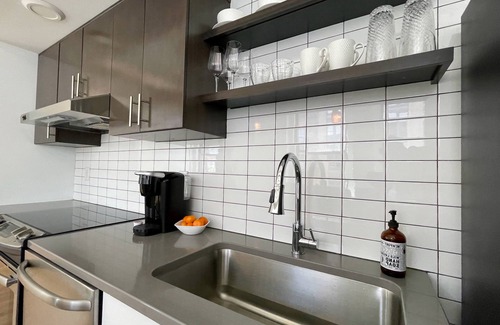 Old Market Apartamento | A historic 1,000 square foot loft in the heart of the Old Market with Howard Street view