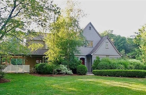 Norwalk Casa | A home away from home, close to downtown and the beach.