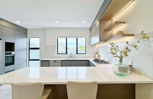 Greenlane Condominio | A Home Away from Home - Lux 4Beds ASB Showgrounds